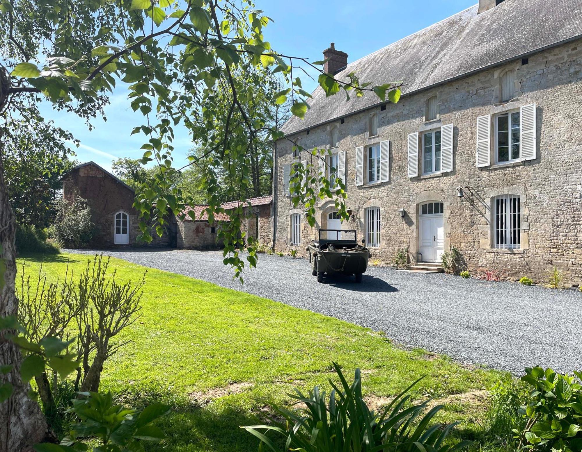 Bed and Breakfast Domaine De L'Eau Partie Carentan Exterior foto